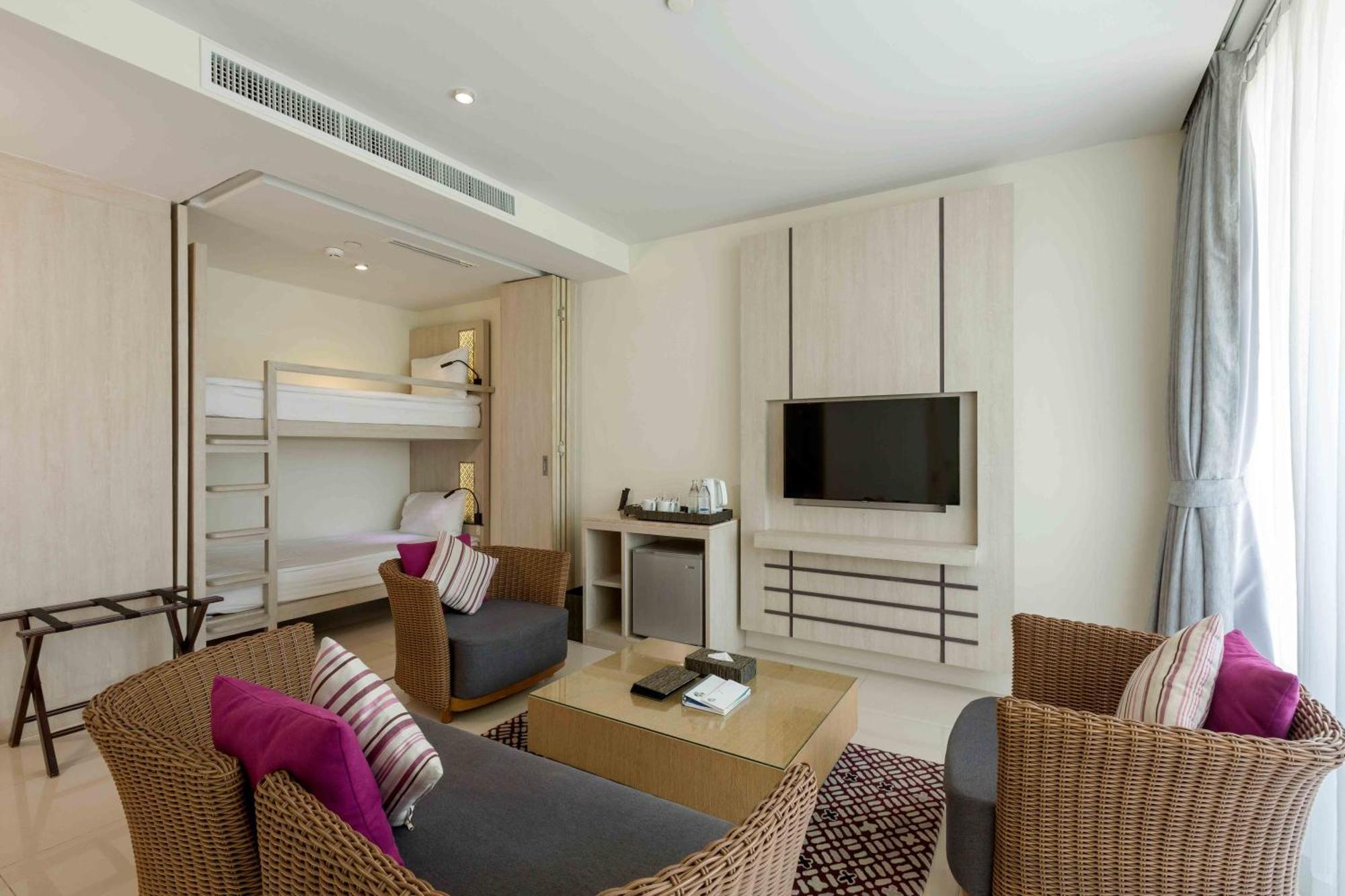 Splash Beach Resort, Maikhao Phuket - Sha Extra Plus Παραλία Μάι Κάο Εξωτερικό φωτογραφία Family Suite