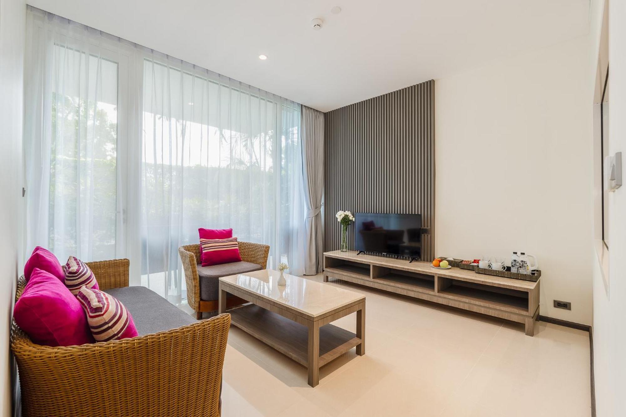 Splash Beach Resort, Maikhao Phuket - Sha Extra Plus Παραλία Μάι Κάο Εξωτερικό φωτογραφία Living room