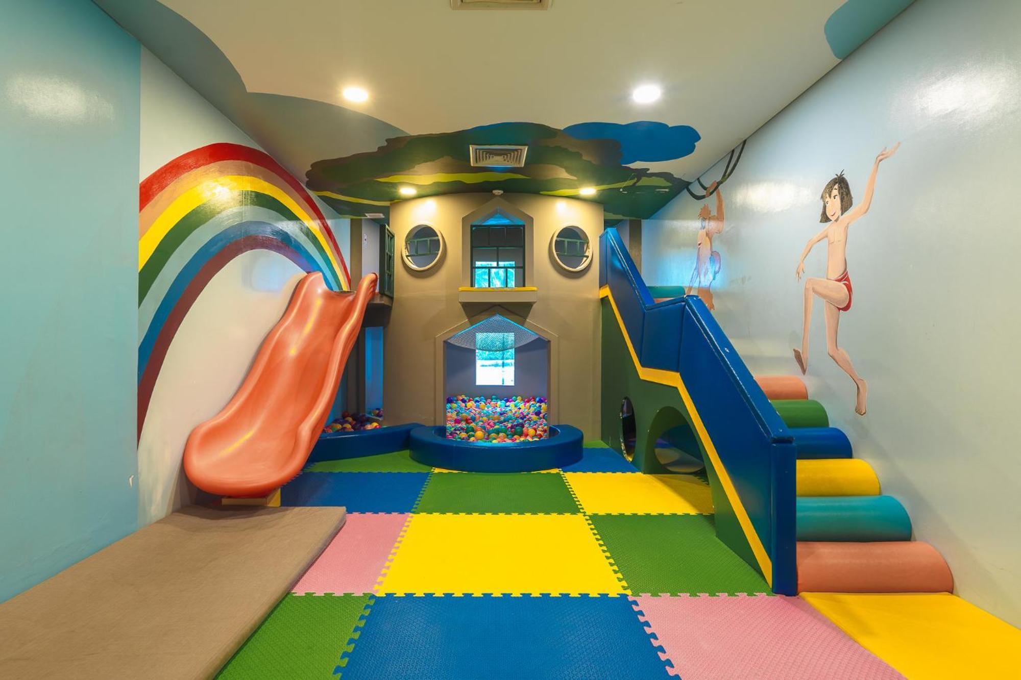 Splash Beach Resort, Maikhao Phuket - Sha Extra Plus Παραλία Μάι Κάο Εξωτερικό φωτογραφία A playroom